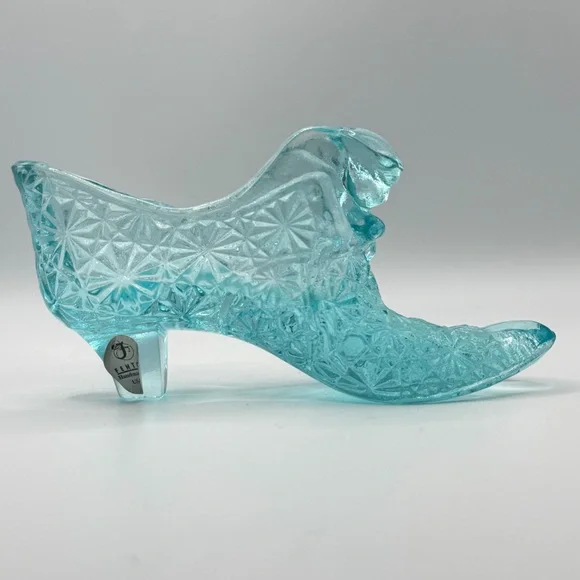 Fenton Aquamarine Blue Daisy + Button Cat Head Shoe - Marked, vintage, NO FLAWS - Picture 1 of 9